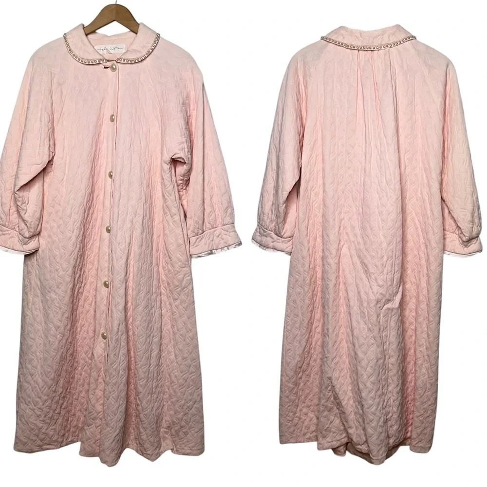 Vintage Hedy Weitz 50s Baby Pink Quilted Button Down Pearl Collar Robe